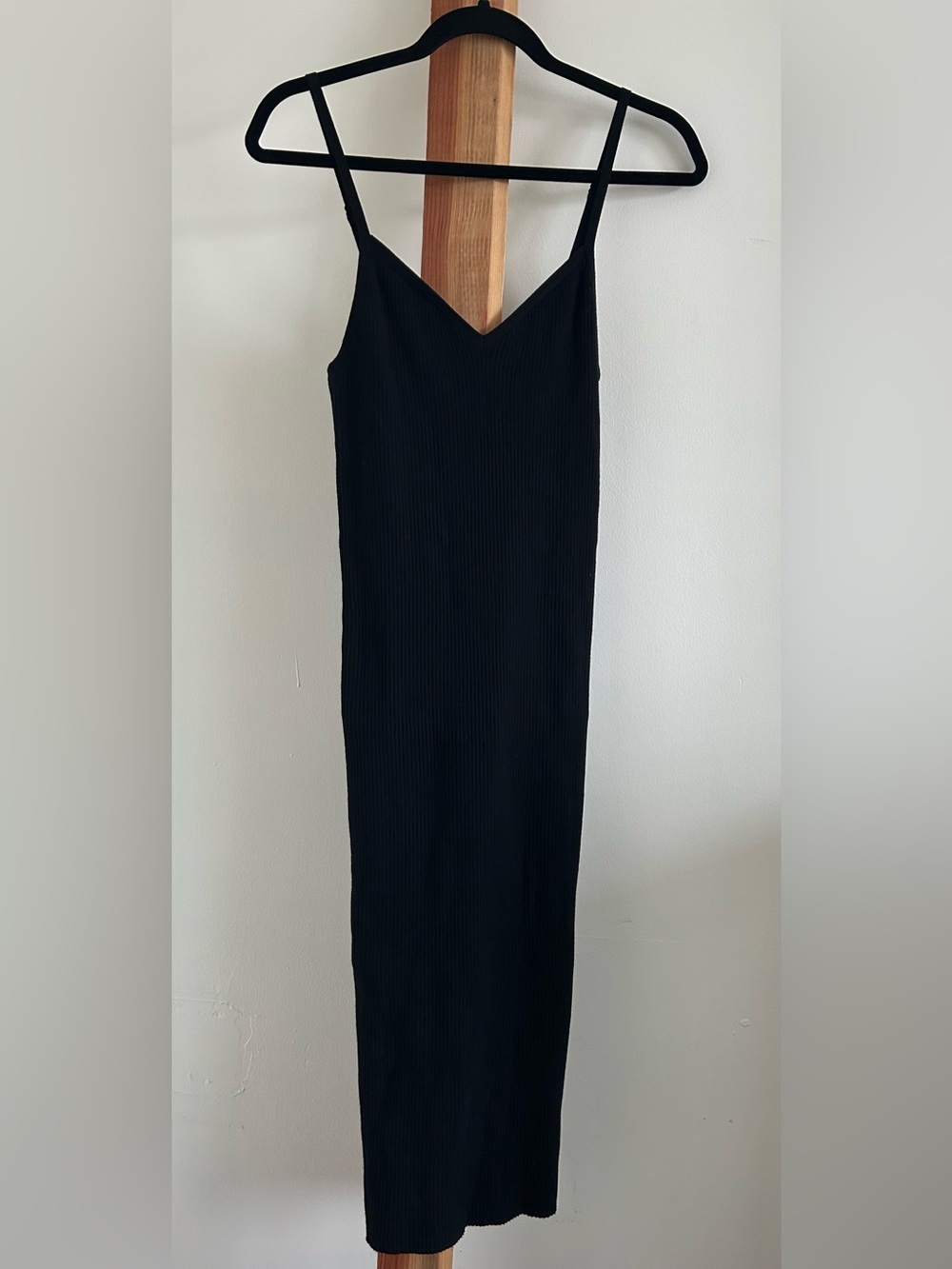 Wilfred Black Ribbed Maxi Slip Skirt